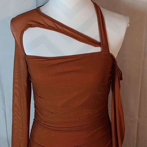 Elegant One-Shoulder Brown Dress - Picture 2 of 6